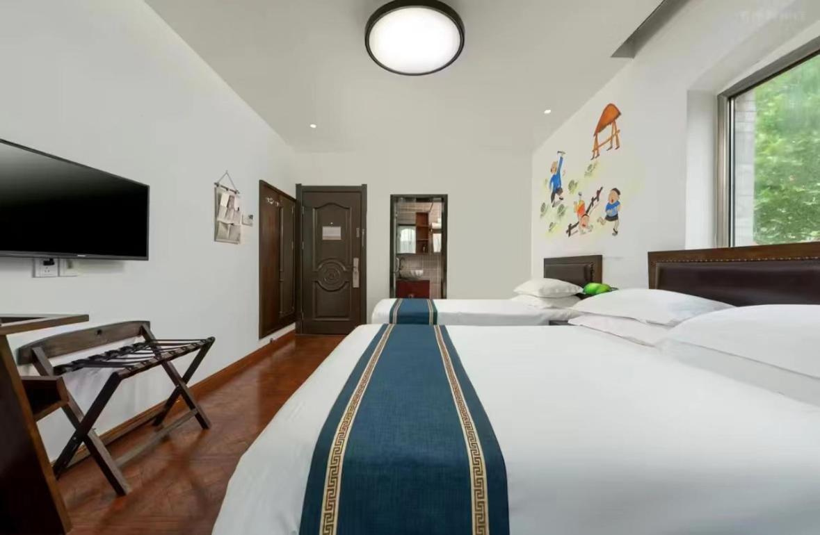 Nostalgia Hotel Beijing Guozijian Ghost Street - Near Beijing Lama Temple, Beihai Park, Jingshan Park, Drum Tower, Houhai Bar Street, Tian'Anmen Square, Located In Beijing Traditional Hutongs, 5 Minutes Away From Beixinqiao Metro Station Esterno foto