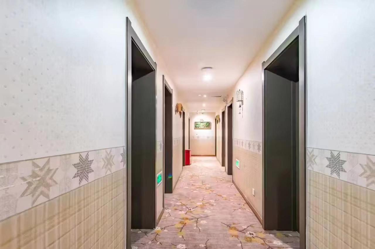 Nostalgia Hotel Beijing Guozijian Ghost Street - Near Beijing Lama Temple, Beihai Park, Jingshan Park, Drum Tower, Houhai Bar Street, Tian'Anmen Square, Located In Beijing Traditional Hutongs, 5 Minutes Away From Beixinqiao Metro Station Esterno foto