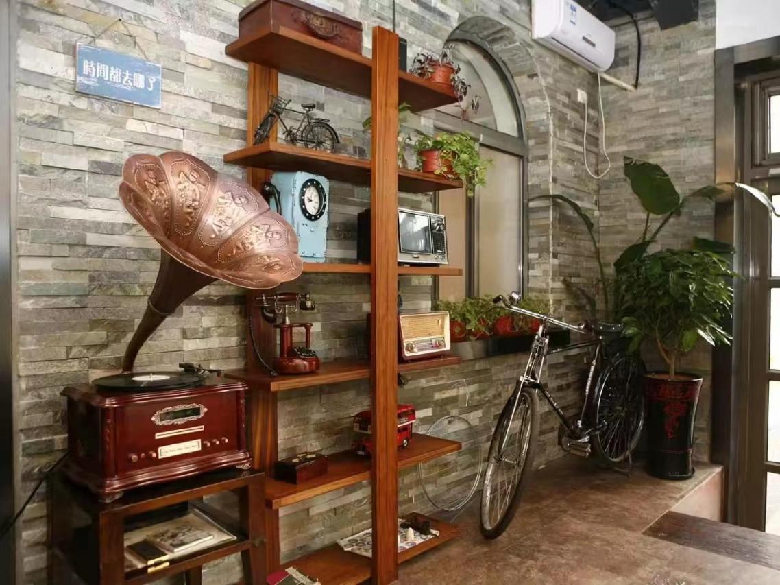 Nostalgia Hotel Beijing Guozijian Ghost Street - Near Beijing Lama Temple, Beihai Park, Jingshan Park, Drum Tower, Houhai Bar Street, Tian'Anmen Square, Located In Beijing Traditional Hutongs, 5 Minutes Away From Beixinqiao Metro Station Esterno foto